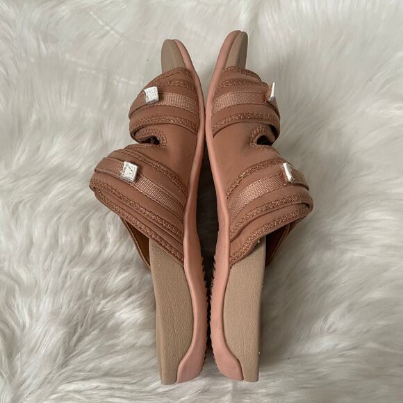 Vionic Sandals Womens Size 8 Tan Sarah Slip On Slides Flat Comfort Summer Beach - Picture 7 of 12